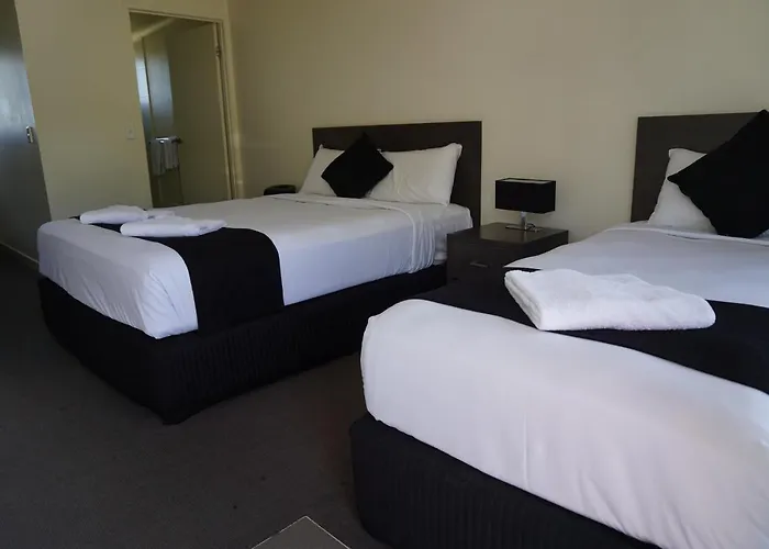 Dooley\'S Tavern & Motel Springsure