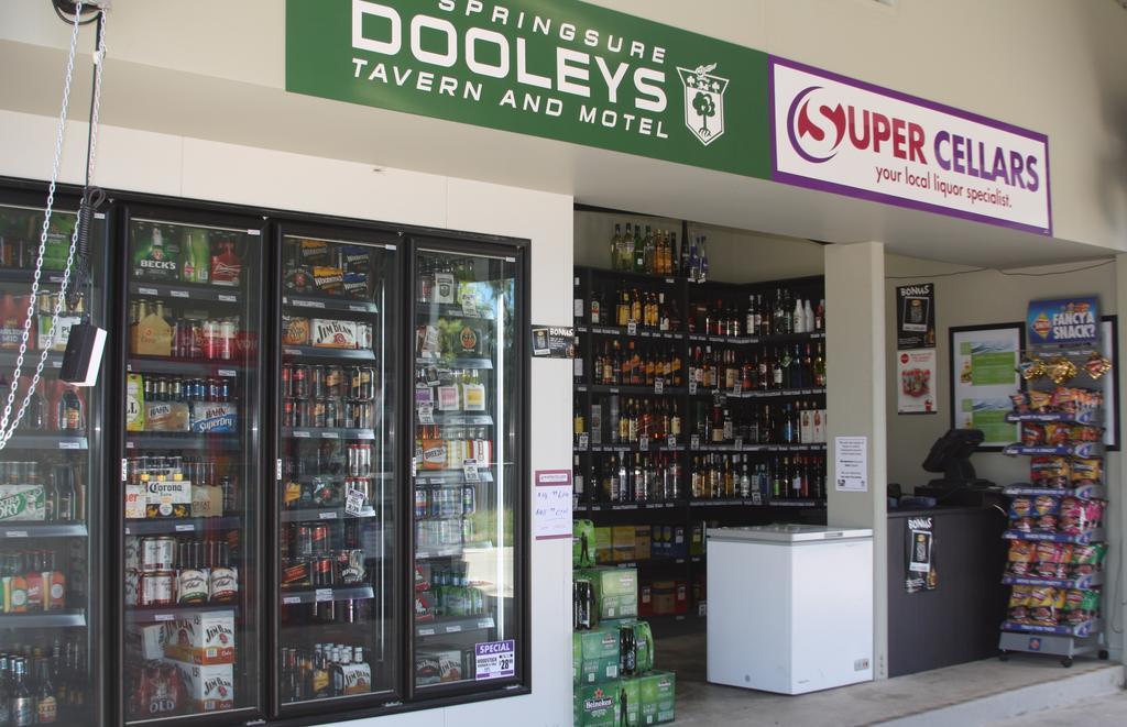 Motel Dooley'S Tavern & Motel Springsure